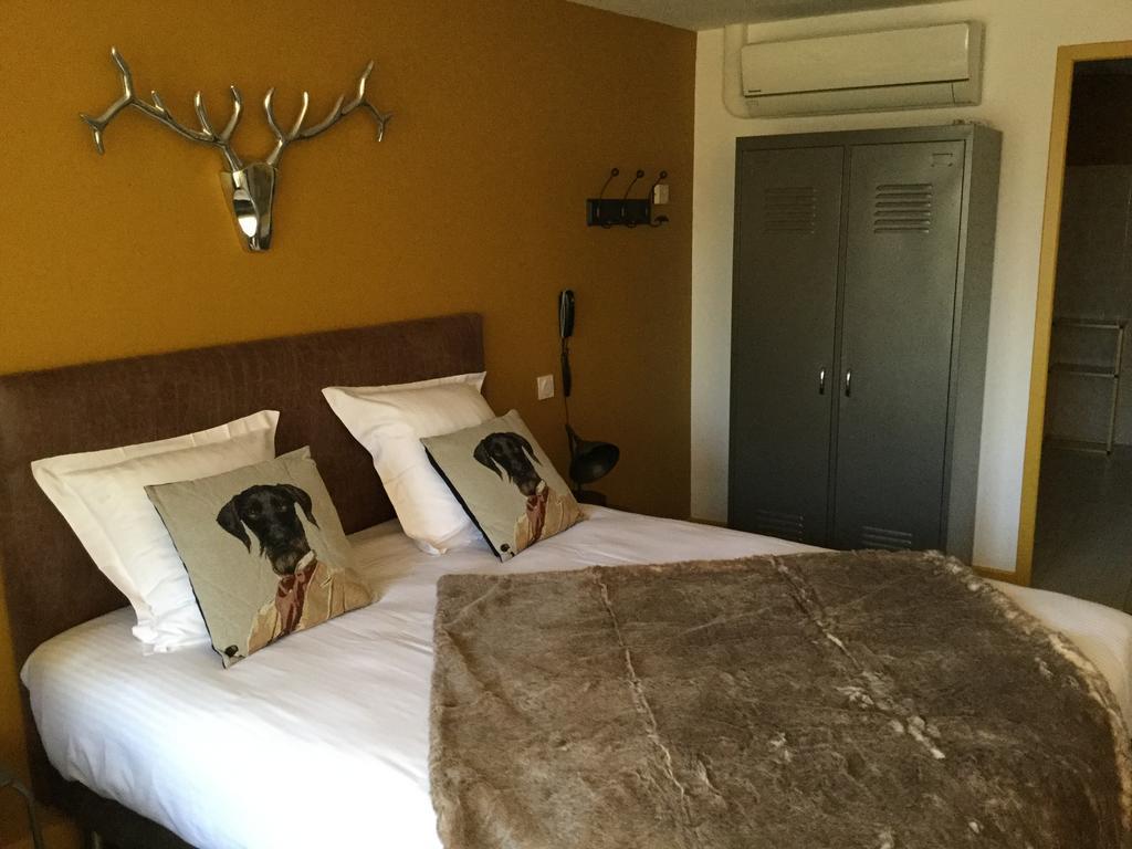 Contact Hotels Le Savigny & Spa Blacé Dış mekan fotoğraf