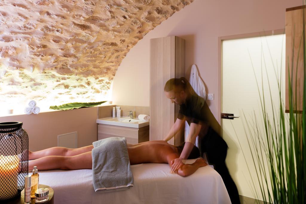 Contact Hotels Le Savigny & Spa Blacé Dış mekan fotoğraf